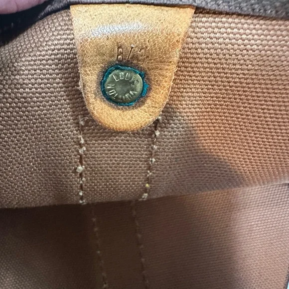 Louis Vuitton Monogram LV Keepall 45 handbag Brown Travel Duffle Bag. A Beauty! - Picture 8 of 17